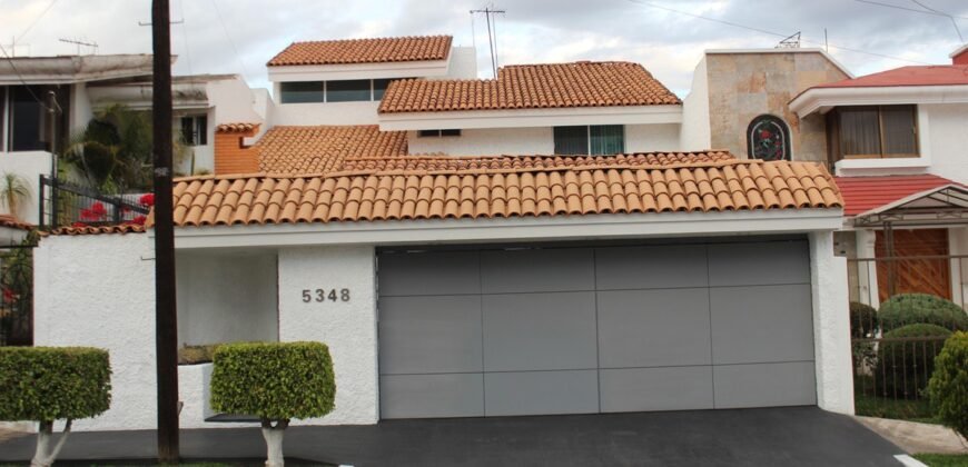 Hermosa Residencia en Venta en la colonia Jardines Vallarta