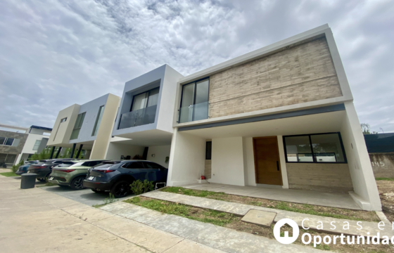 Casa en Venta – Madeiras II, Zapopan
