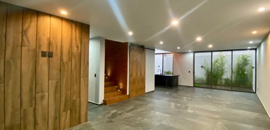 Casa en Venta en Bosques Cedros Residencial,  Tlajomulco de Zúñiga