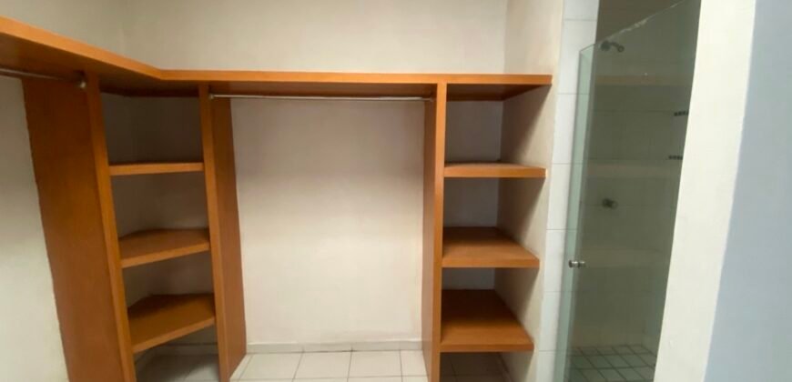 Casa en Venta en Oblatos, Guadalajara