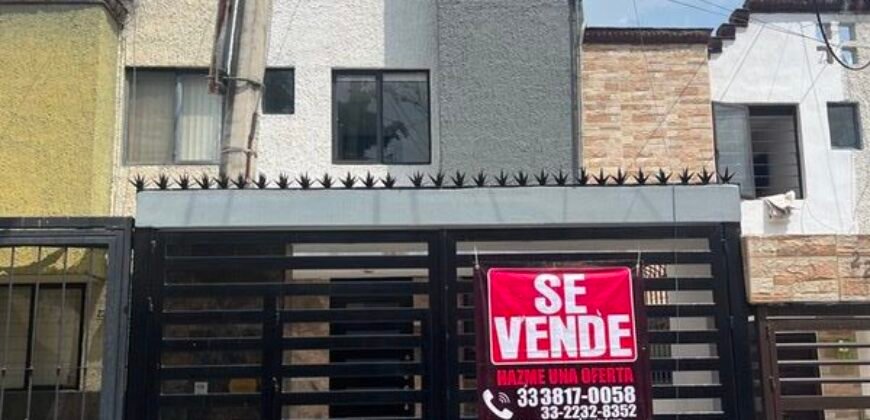 Casa en venta en balcones de Santa María