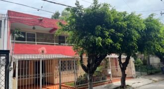 Casa en Venta con uso Mixto en colonia Ladrón de Guevara Guadalajara